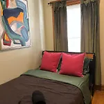 Green Room In Dorothys Bnb